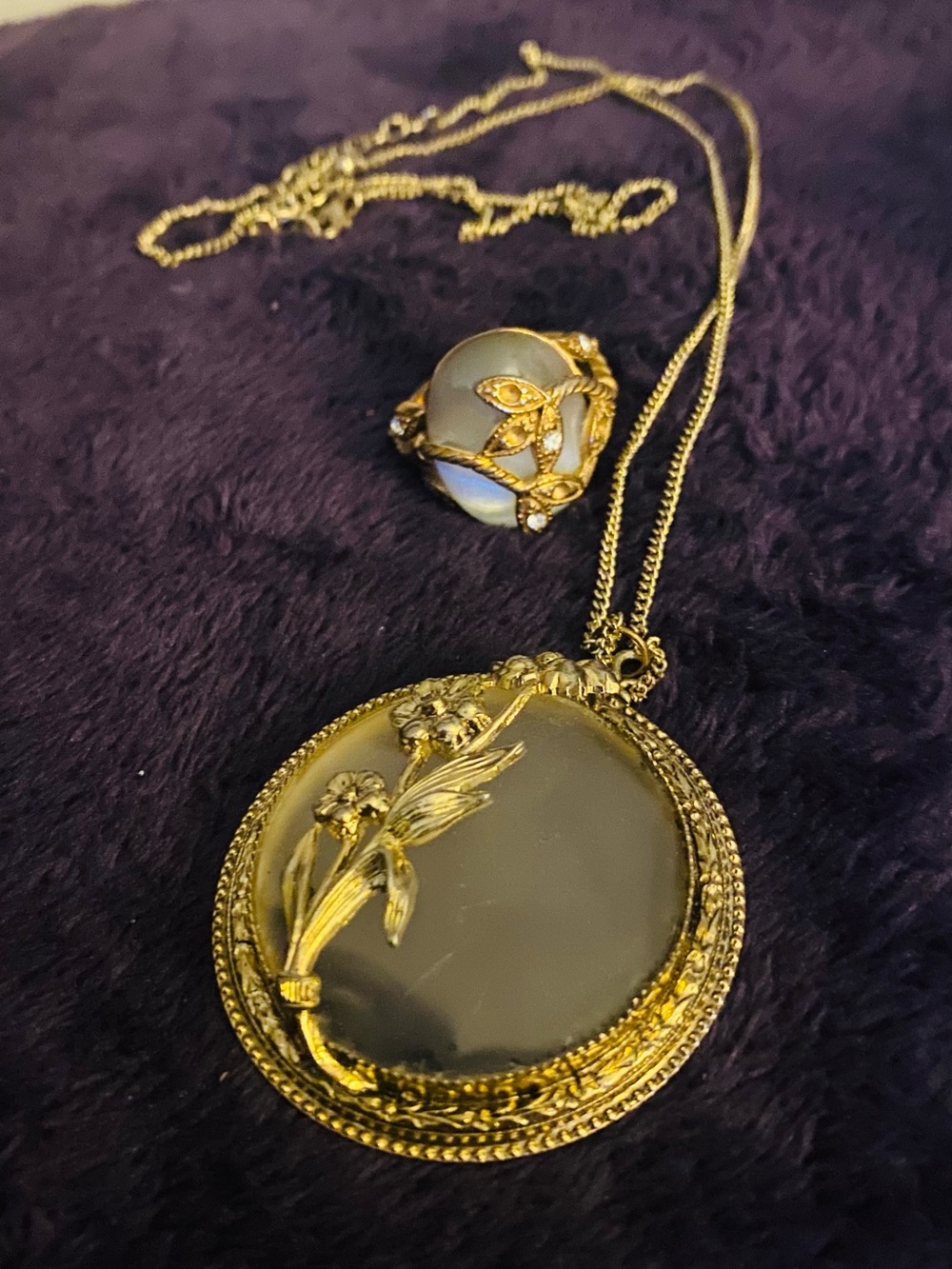 Gold-Tone Floral Pendant Necklace with Matching Ring - White and Gold